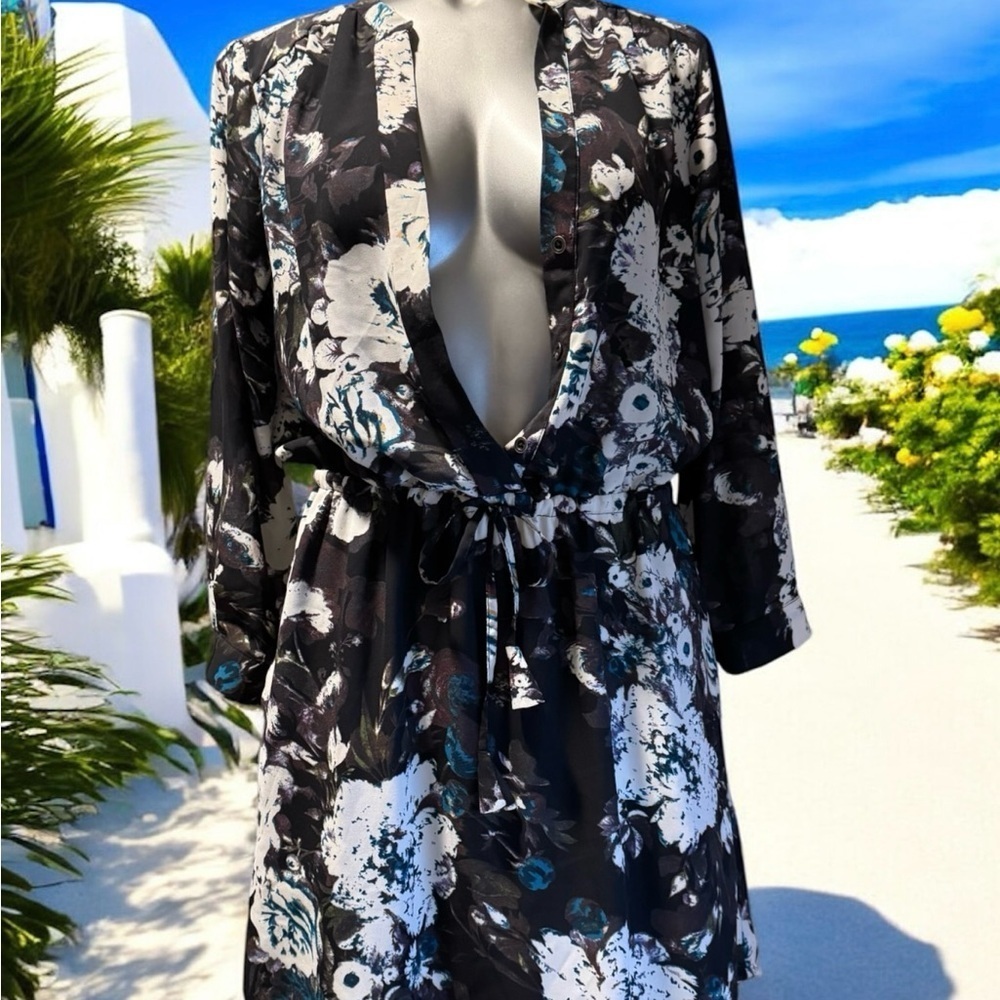 Free | Floral Tunic - Black and White